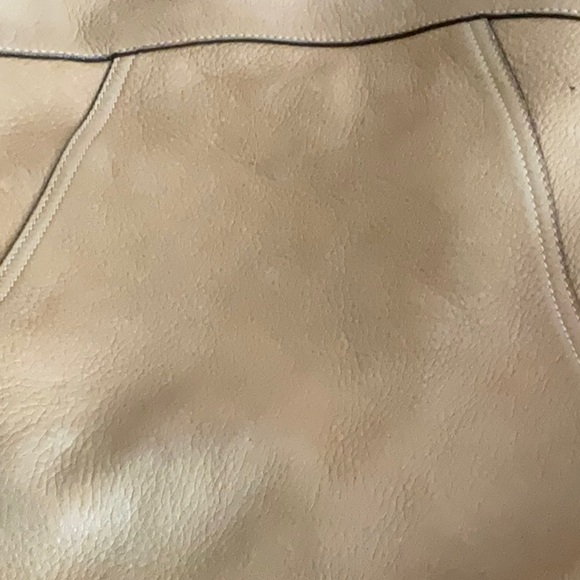 Soft pebble tan leather PradaHandbag - Picture 7 of 9